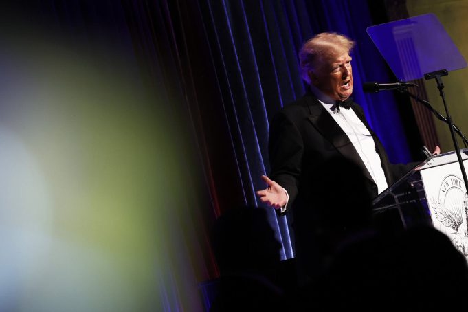 Contradicting allies, Trump again talks up his ‘dictator’ plans Contradicting allies, Trump again talks up his ‘dictator’ plans