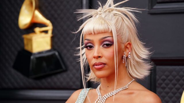 Doja Cat Responds to Criticism Over Sam Hyde Shirt And Clarifies Rumor About Hating Her Fans Doja Cat Responds to Criticism Over Sam Hyde Shirt And Clarifies Rumor About Hating Her Fans