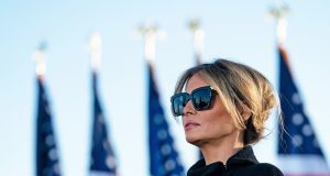 Melania Trump was conspicuously missing from family’s Christmas photo at Mar-a-Lago Melania Trump was conspicuously missing from family’s Christmas photo at Mar-a-Lago
